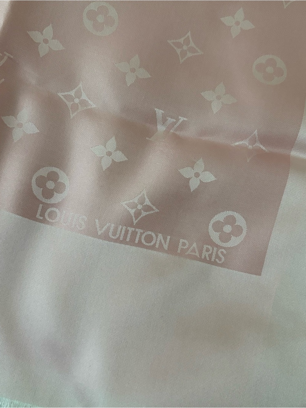 Authentic 2005 Louis Vuitton Pink “Rose” Echarpe Capri Silk Oblong 45” Scarf - Picture 4 of 7